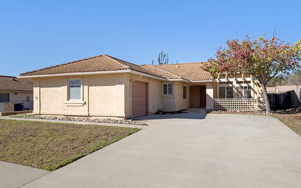 Vandenberg Family Homes Family housing at Vandenberg AFB, CA Photos